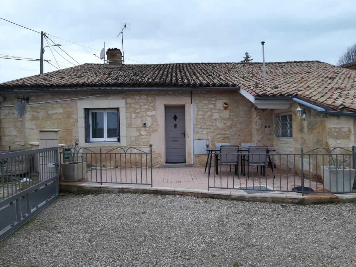Gite Les Deux Meules Sainte-Colombe  ภายนอก รูปภาพ